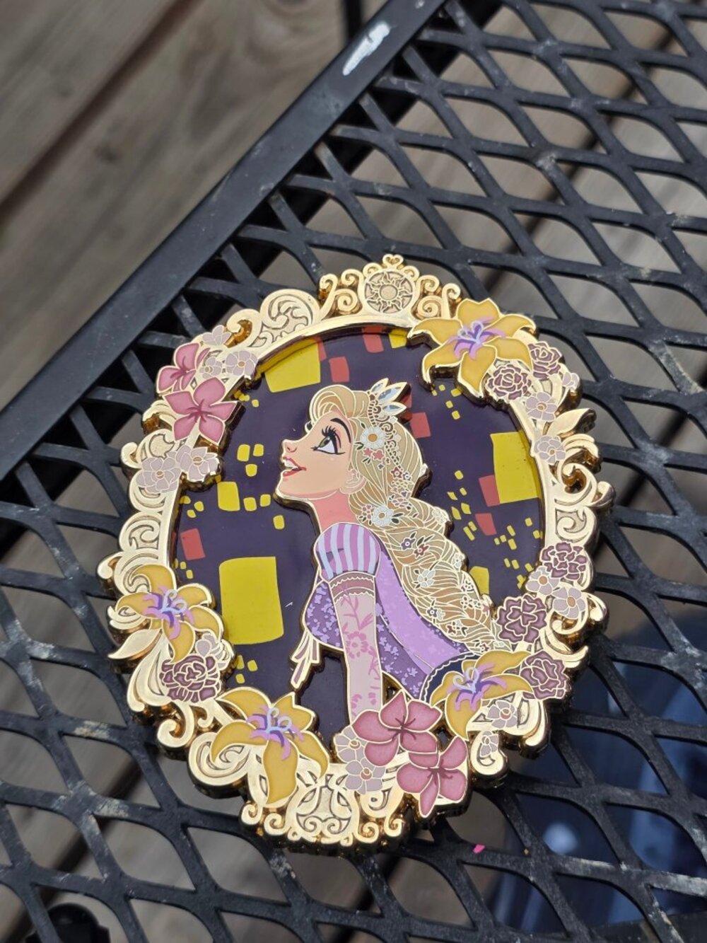 DesignsByGenn Rapunzel Tangled Fantasy Pin Gold LE 75 Disney Profile